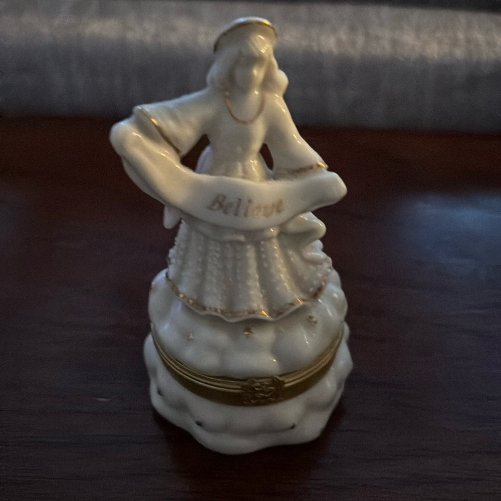 Lenox Angel of Hearts Believe